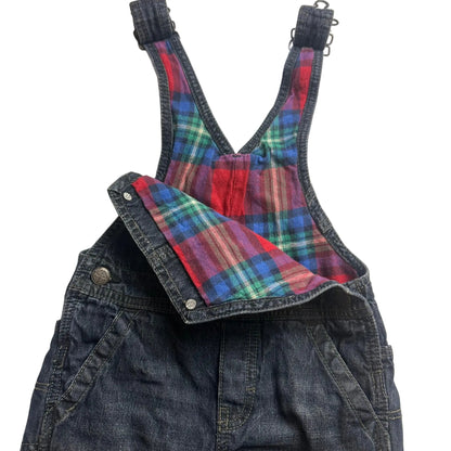 Salopette en denim foncé avec revers à carreaux coloré
