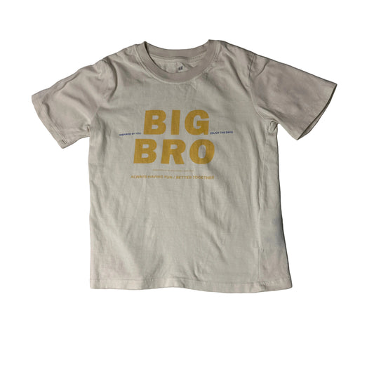 T-shirt demi manches avec détail jaune