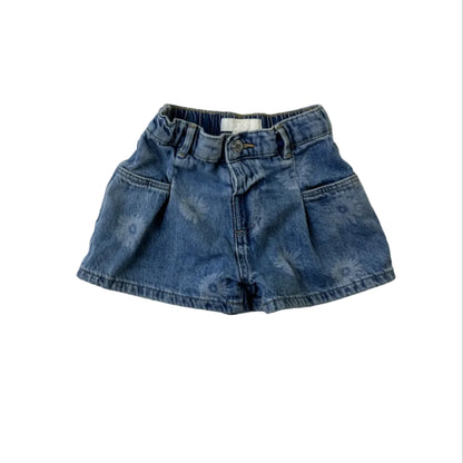 Short en demis à fleurs