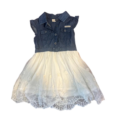 Robe en denim avec jupe en tulle blanc brodé