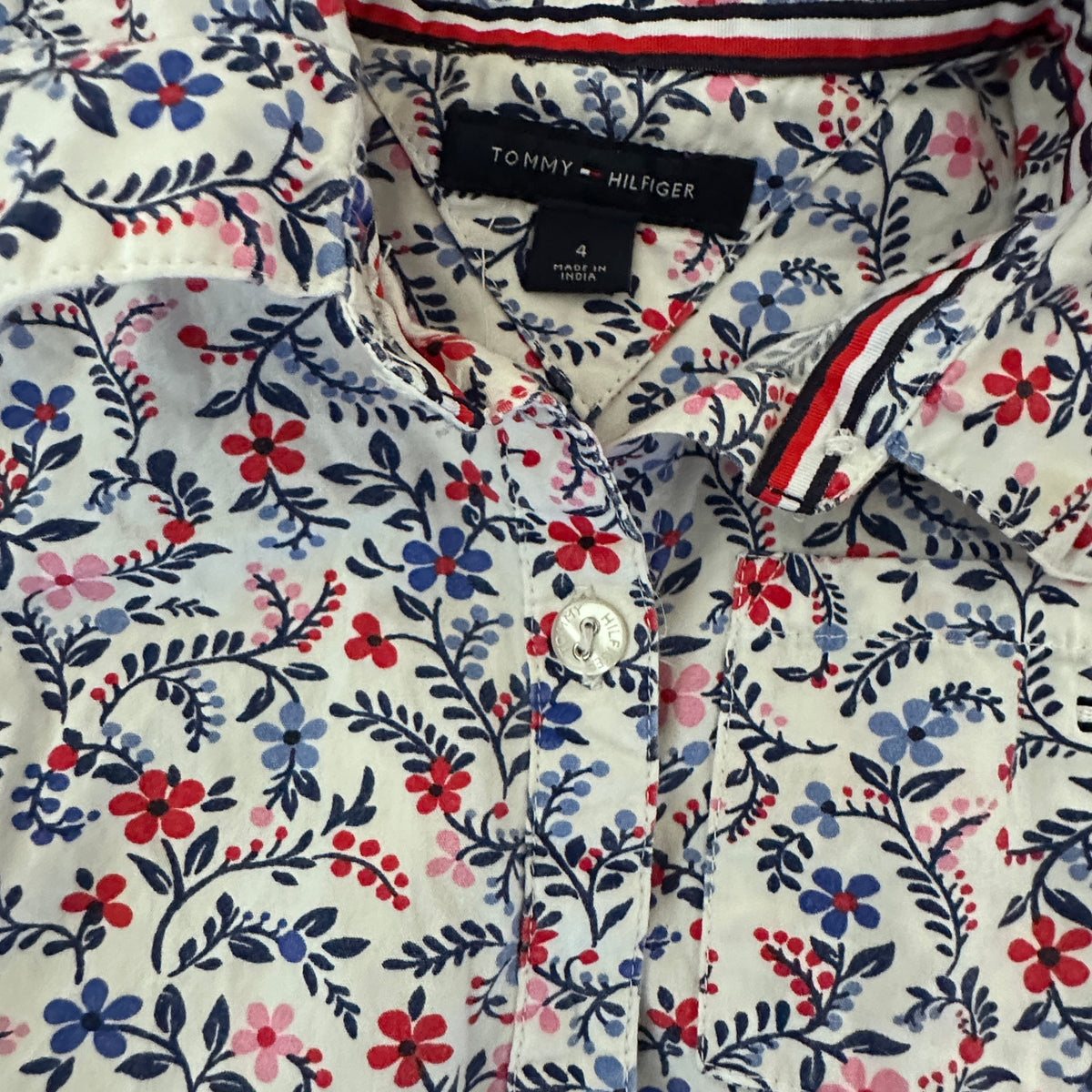 Robe fleurie blanche à manches courtes